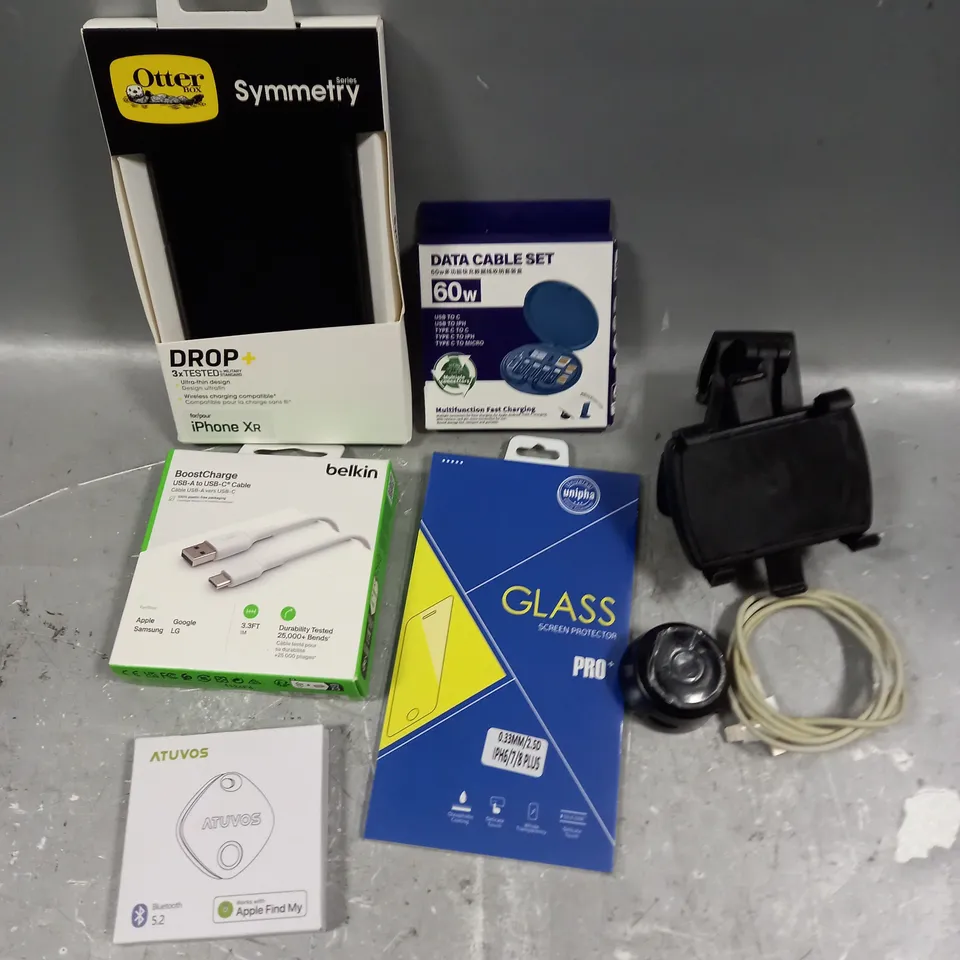 APPROXIMATELY 20 ASSORTED SMARTPHONE ACCESSORIES TO INCLUDE PROTECTIVE CASES, CHARGING CABLES, USB PLUGS ETC 