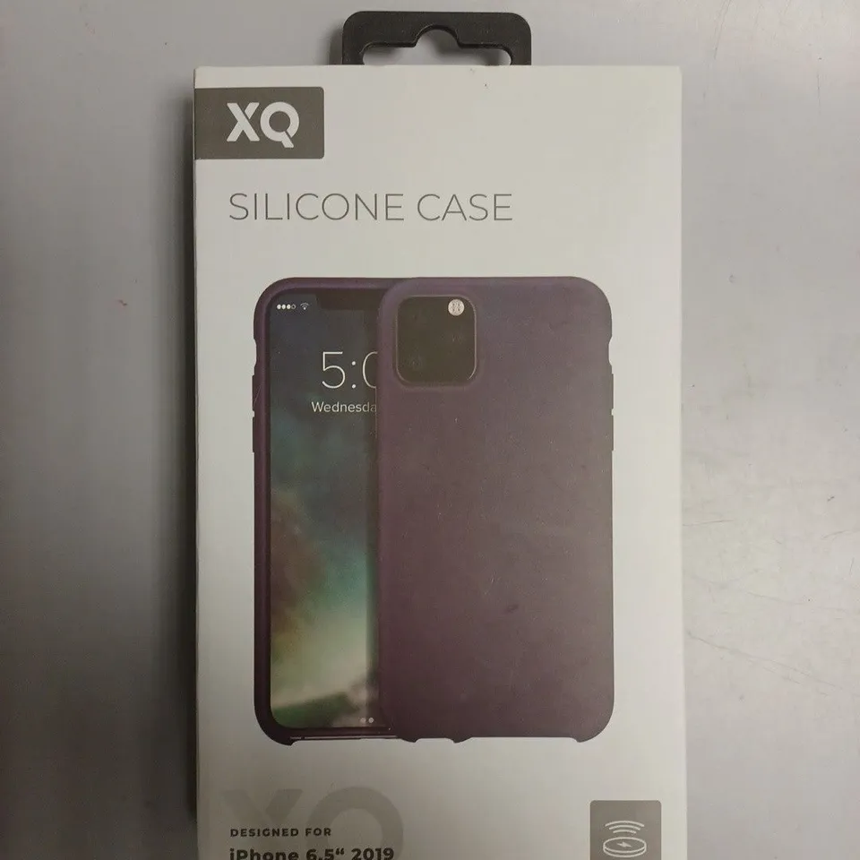 APPROXIMATELY 60 BRAND NEW BOXED XQ SILICONE PROTECTIVE CASES FOR IPHONE 6.5" 2019 MODEL 
