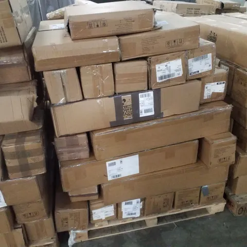 PALLET CONTAINING APPROXIMATELY 35 ASSORTED FESTIVE CHRISTMAS TREES & 5 CHRISTMAS WREATHS