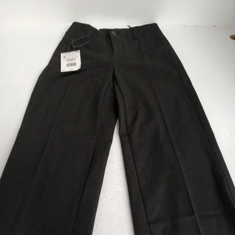 BERSHKA WIDE LEG TROUSERS – UK 4 (EU 32)