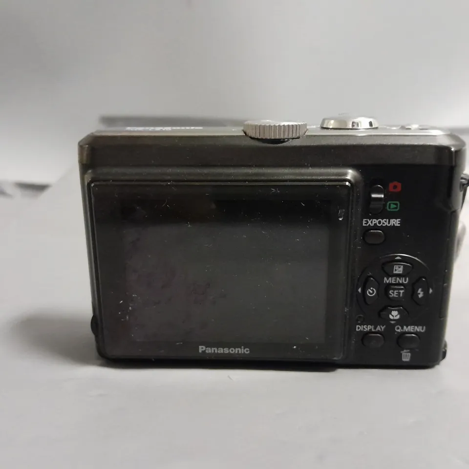 PANASONIC LUMIX DIGITAL CAMERA