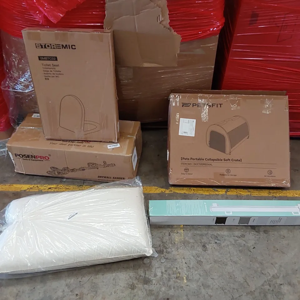 PALLET OF ASSORTED ITEMS INCLUDING: POSENPRO DRYWALL SANDER, SNOOZEL GREEN PILLOW, PORTABLE PET CRATE, RETRACTABLE SAFETY GATE, TOILET SEAT