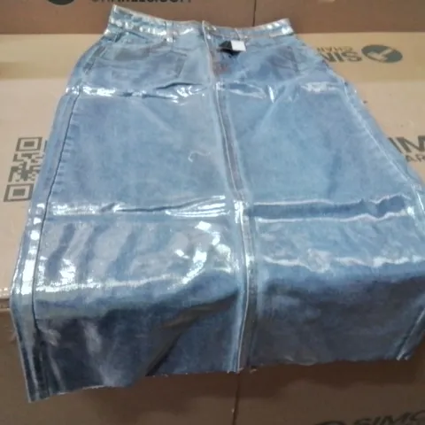 BOXED BRAND NEW APPROXIMATELY 16 JD WILLIAMS METALLIC SKIRT BLUE/SILVER SIZE 14