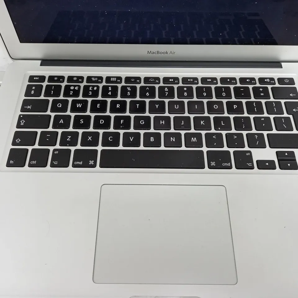 APPLE MACBOOK AIR 7 2/A1466