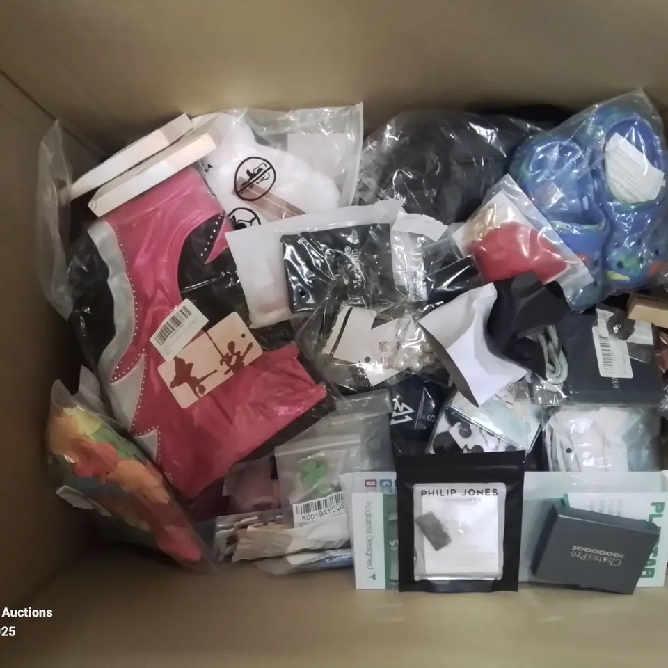 BOX CONTAINING VARIOUS BAGGED CLOTHING ITEMS AND MIXED DRESS UP/COSTUME JEWELLERY IN SILVER AND SILVER PLATE ECT.