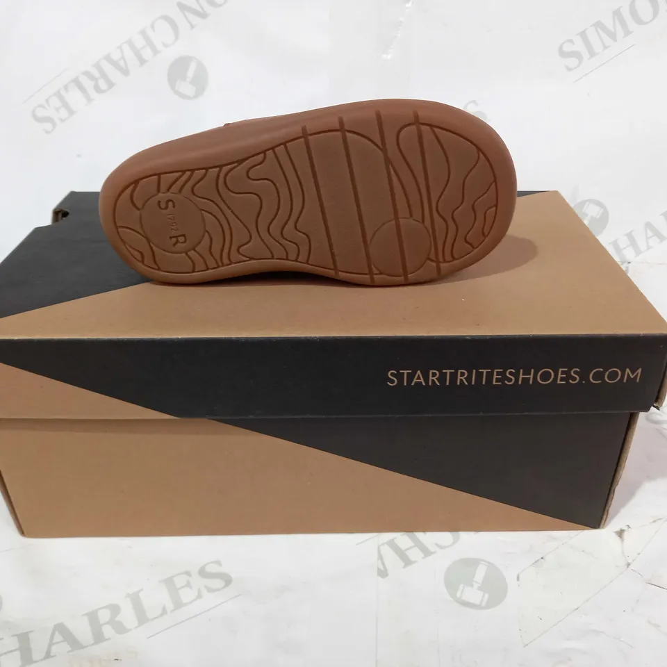 BOXED PAIR OF START RITE AVENUE CHILDREN'S LEATHER BOOTS IN TAN EU SIZE 22