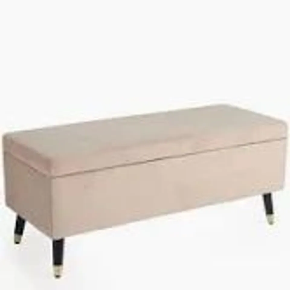 MY HOME STORIES VELVET OTTOMAN IN PINK