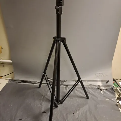 BOXED TRIPOD STAND