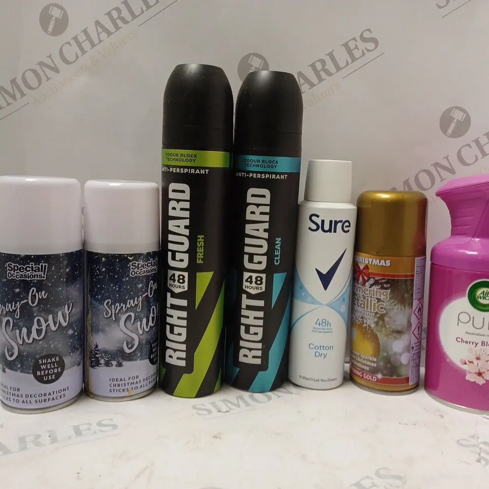 APPROXIMATELY 15 ASSORTED AEROSOLS TO INCLUDE RIGHT GUARD DEODORANT, AIR WICK CHERRY BLOSSOM SPRAY, GOLD SPRAY PAINT, ETC - COLLECTION ONLY