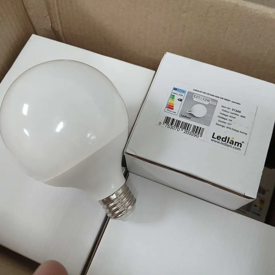 LOT OF 10 BOXED LEDLAM E27 LED GLOBE BULBS