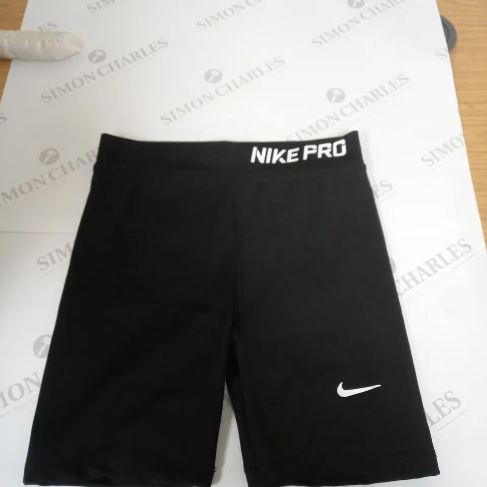 NIKE PRO WORKOUT SHORTS SIZE M