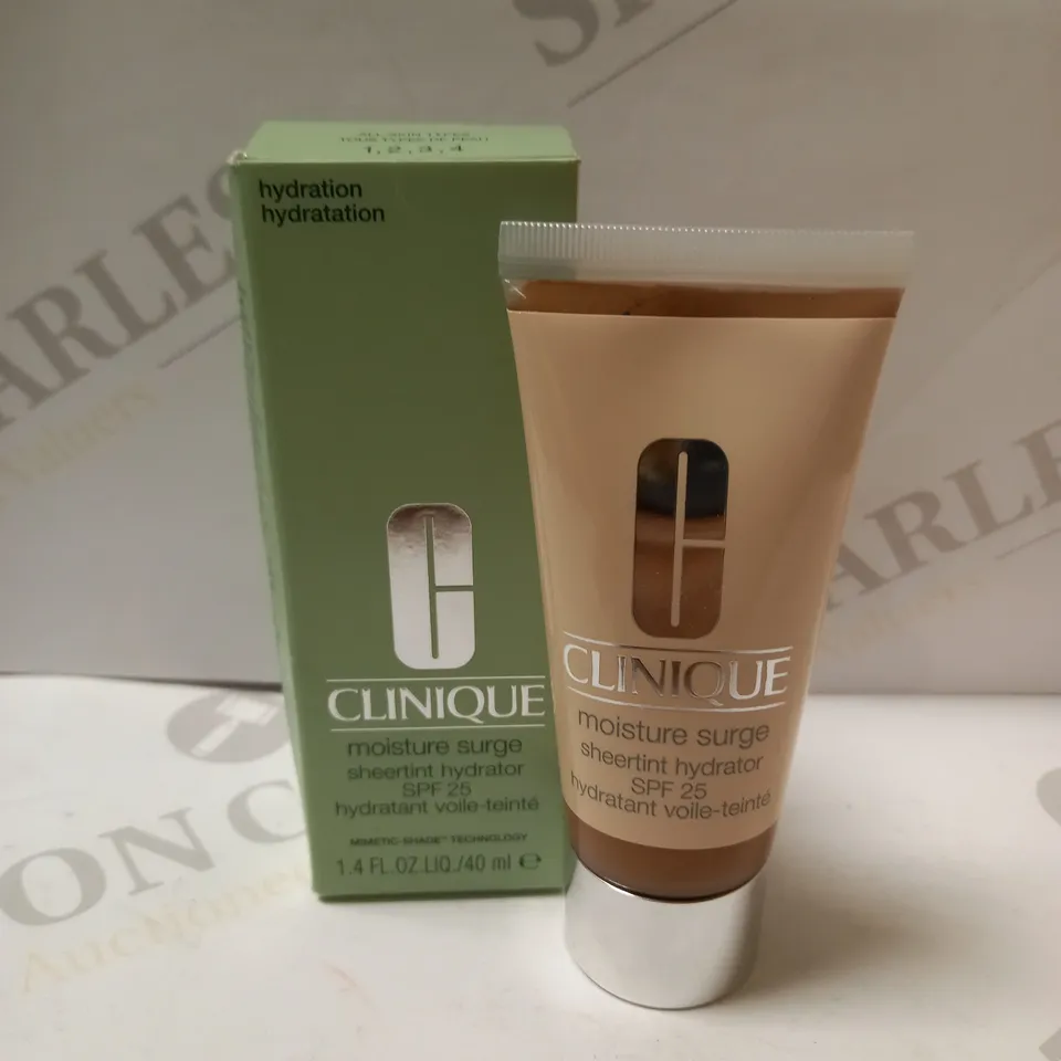 CLINIQUE MOISTURE SURGE SHEERTINT HYDRATOR SPF25 40ML - UNIVERSAL MEDIUM DEEP 