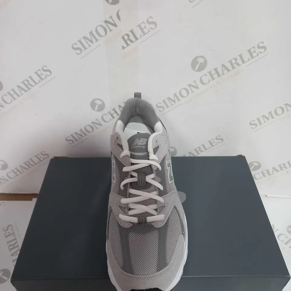 BOXED PAIR OF NEW BALANCE 530'S GREY