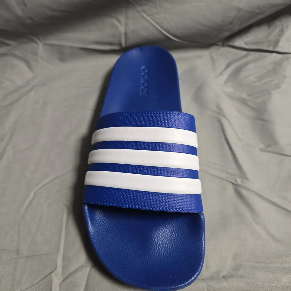 UNBOXED PAIR OF ADIDAS SLIDERS - UK SIZE 11