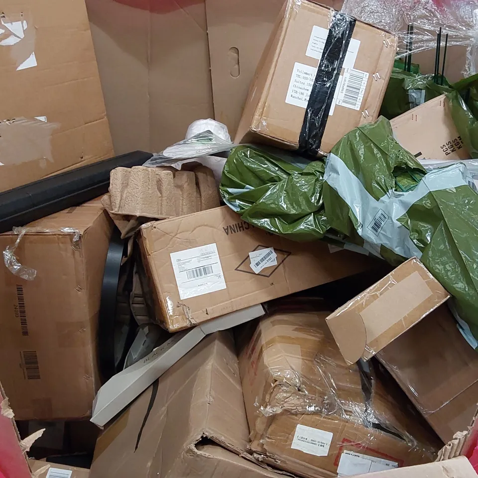 PALLET OF ASSORTED HOMEWARE AND CONSUMER PRODUCTS TO INCLUDE; ELECTRICAL PATIO HEATER, PROFESSIONAL INSECT KILLER, BABY PLAY PEN, LAUNDRY HAMPER, SHAGGY RUG ECT.