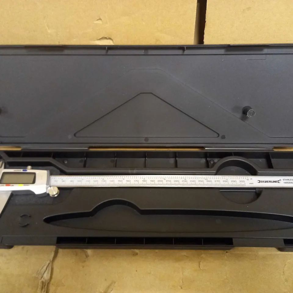 SILVERLINE 411212 DIGITAL VERNIER CALIPER - 300 MM