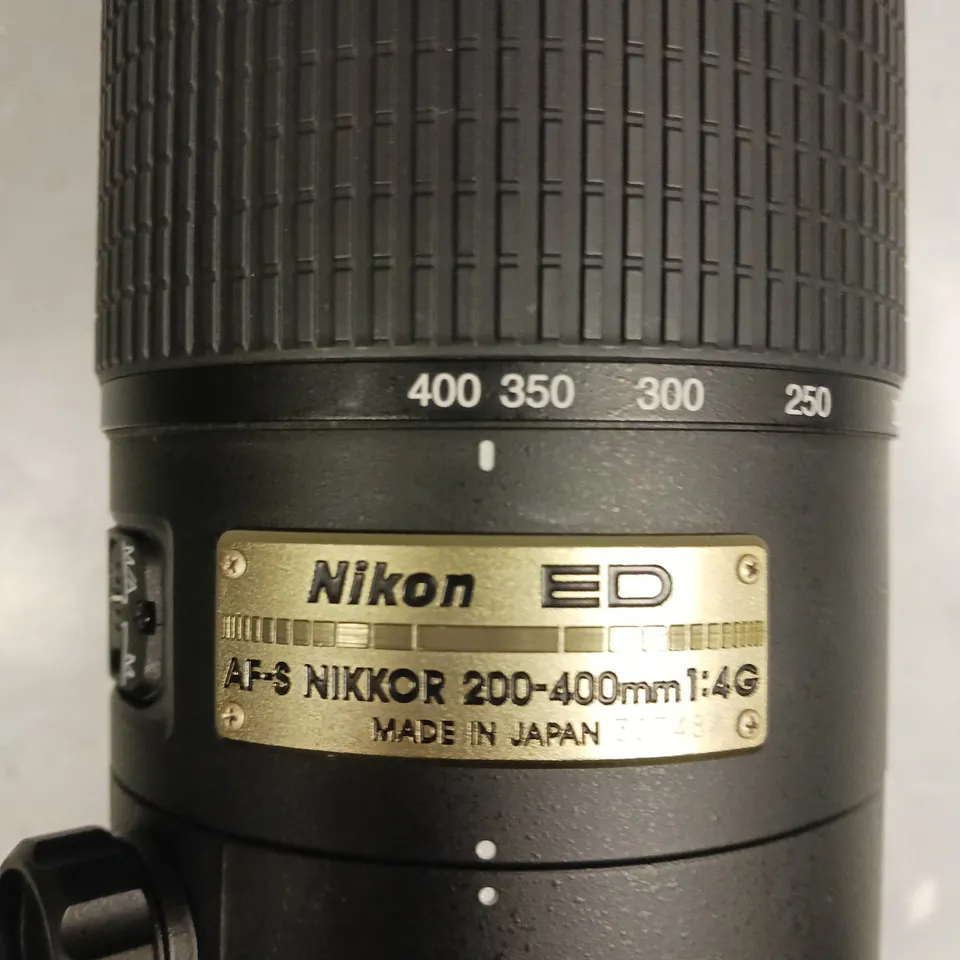 NIKON ED AF-S NIKKOR 200-400MM CAMERA LENS 