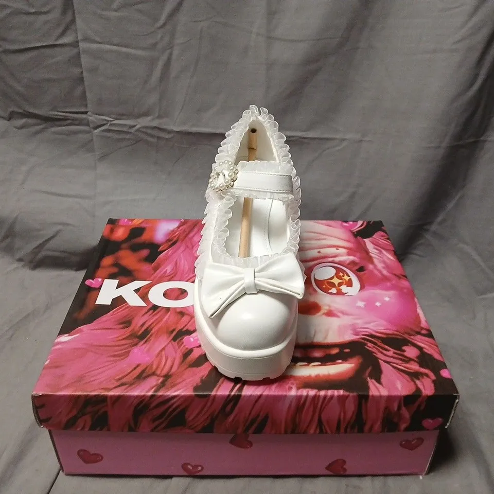 BOXED PAIR OF KOI TIRA RUFFLE MARY JANES PORCELAIN DELIGHTS EDITION IN WHITE SIZE UK 4