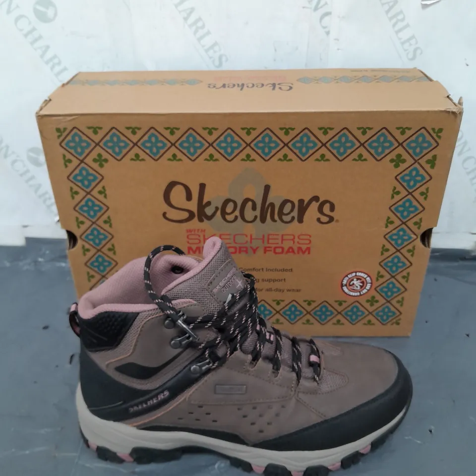 SKECHERS MEMORY FOAM SIZE 7 BROWN/PINK WALKING BOOTS 