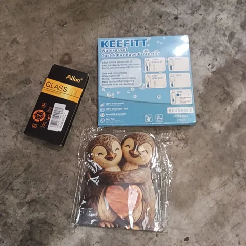 PALLET OF ASSORTED ITEMS TO INCLUDE - WATERPROOF CAST PROTECTOR, WALL DECORATIONS, PHONE SCREEN PROTECTOR