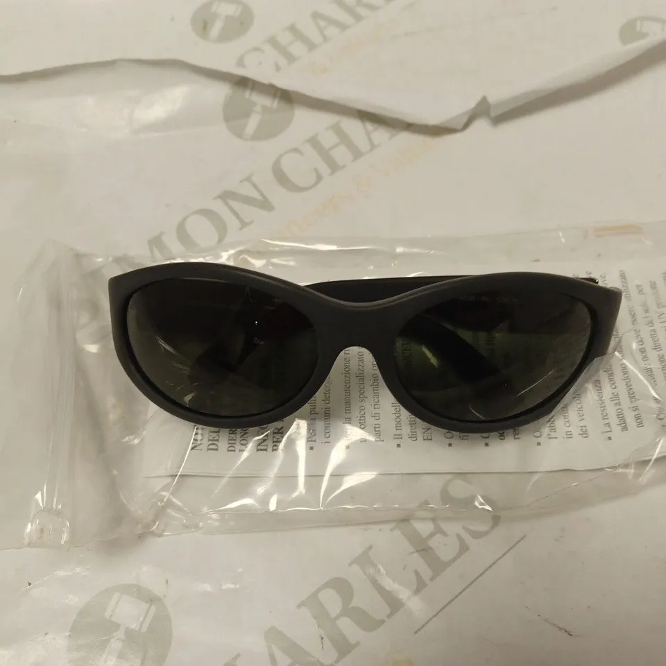 APPROXIMATELY 9 DIERRE POLICE SUNGLASSES - 1325/703