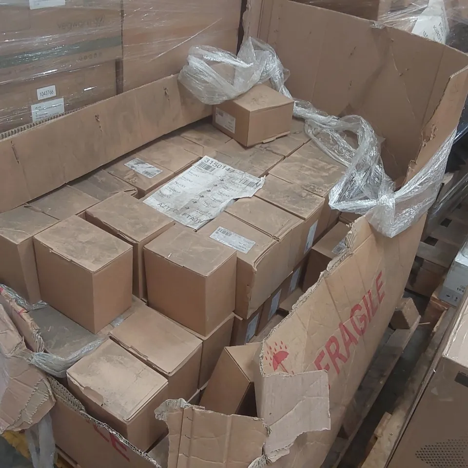 PALLET CONTAINING A VERY LARGE QUANTITY OF BRAND NEW HORS D'OEUVRES DISHES