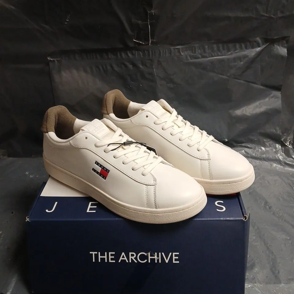TOMMY JEANS WHITE LEATHER SNEAKERS – MEN'S UK 10.5