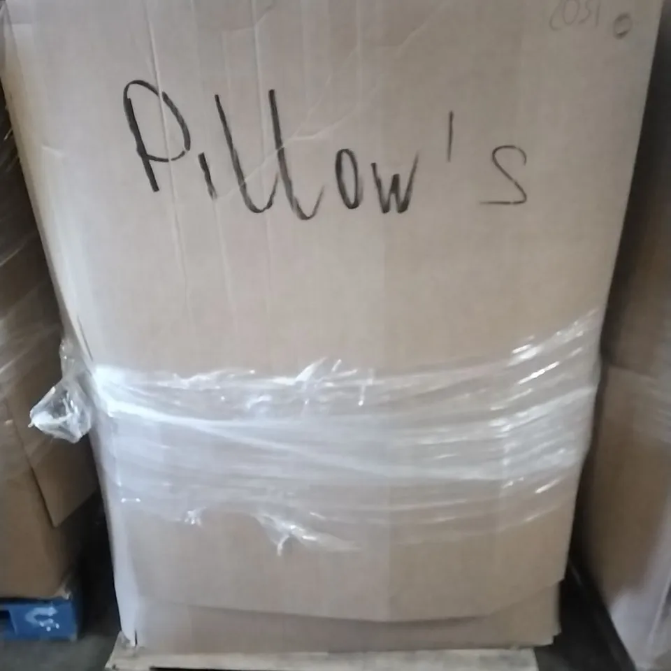 A PALLET CONTAINING ASSORTED PILLOWS, LUMBAR PILLOWS ETC