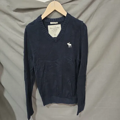 ABERCROMBIE & FITCH NAVY V-NECK KNIT JUMPER – MEN'S, SIZE M