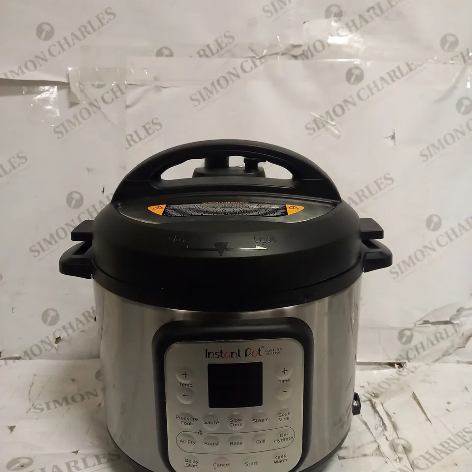 INSTANT POT DUO CRISP AIR FRYER MULTICOOKER