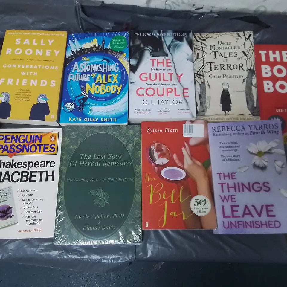 LARGE QUANTITY OF ASSORTED BOOKS TO INCLUDE WONDERS OF LIFE BY BRIAN COX AND MINECRAFT DEEP DIVE