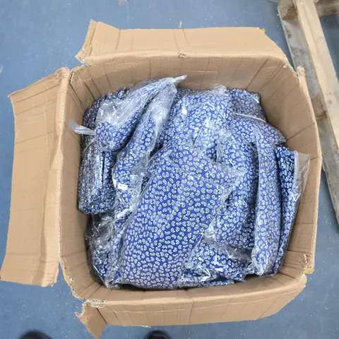 BOX OF APPROXIMATELY 60 ASSORTED CLOTHING ITEMS TO INCLUDE: TAMSY BLOUSE 