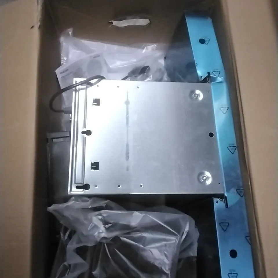 BOXED SAMSUNG NK24C5070US 60CM CHIMNEY COOKER HOOD