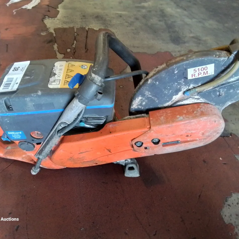 HUSQVARNA K760 CUT-N-BREAK DEEP CUT CONCRETE SAW. (NO DISC)