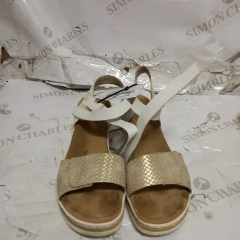 RIEKER STRAPPY SANDAL - SIZE 5