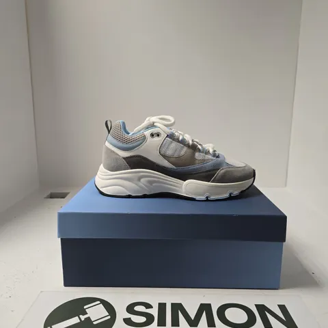 BOXED PAIR OF CLEENS AERO RUNNERS SIZE UK 9