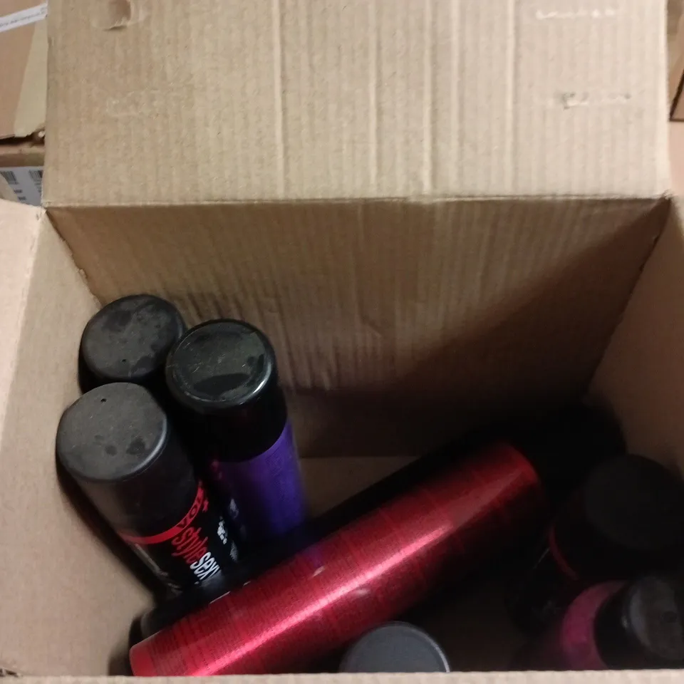 BOX OF APPROXIMATELY 12 SEXY HAIR HAIRCARE PRODUCTS TO INCLUDE DETOX SHAMPOO, HAIR AND BODY DRY OIL MIST AND HEAT DEFENSE SPRAY
