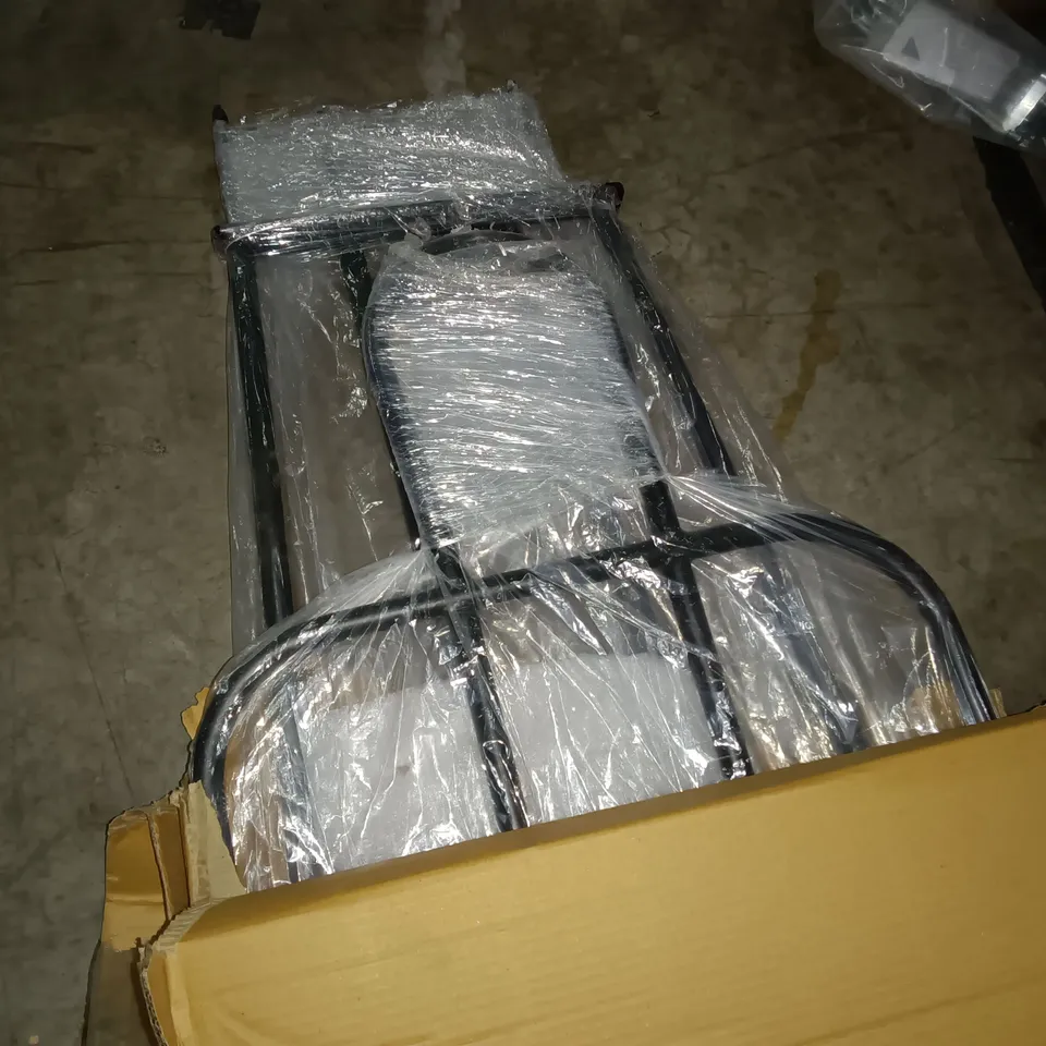 BOXED SET OF 2 METAL DUMMYS