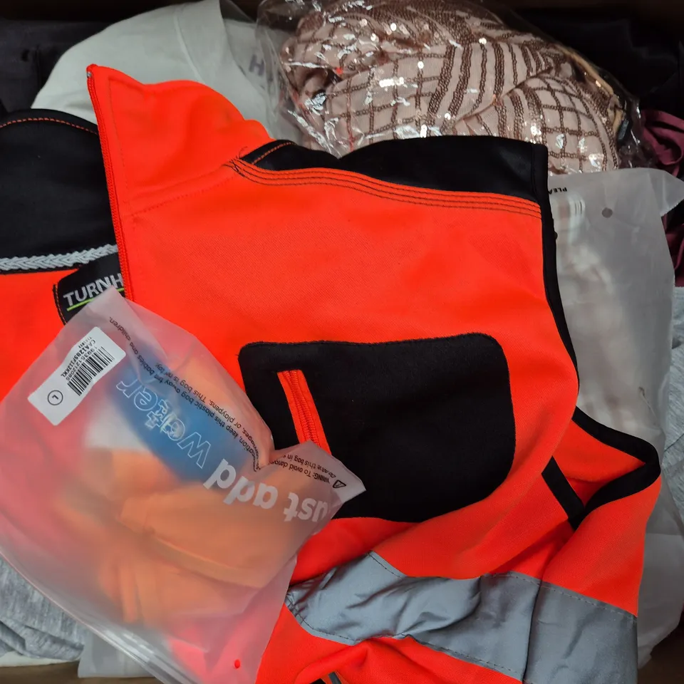 APPROXIMATELY 20 ASSORTED CLOTHING AND FASHION PRODUCTS IN VARIOUS STYLES AND SIZES - COLLECTION ONLY