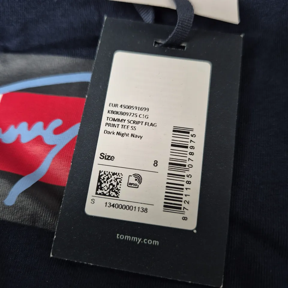 UK 8 TOMMY HILFIGER SCRIPT FLAG PRINT TEE