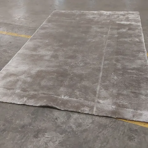 QUALITY DESIGNER AREA RUG - APPROXIMATELY 290 x 202cm