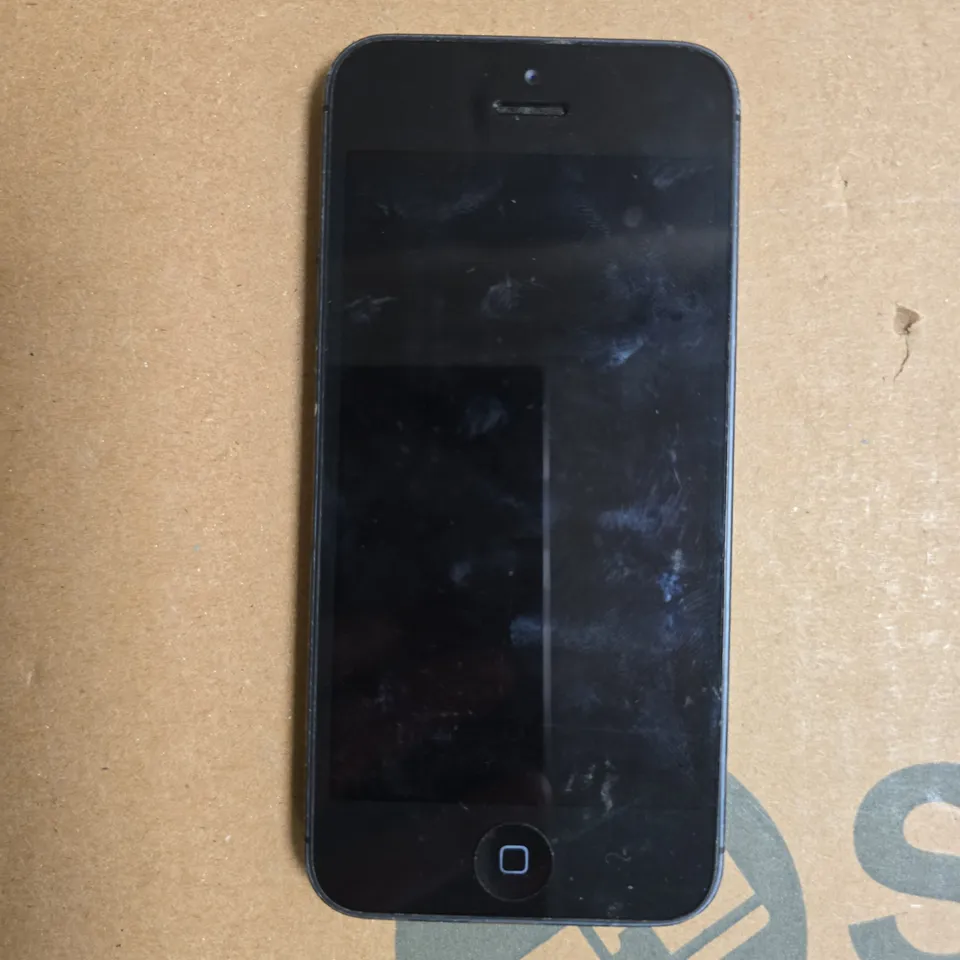 APPLE IPHONE 5 SMARTPHONE 