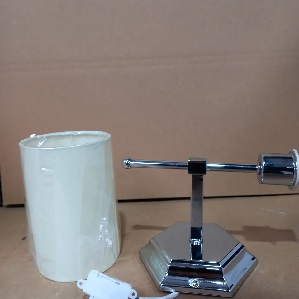 WALL LIGHT POLISHED CHROME WITH CREAM SHADE