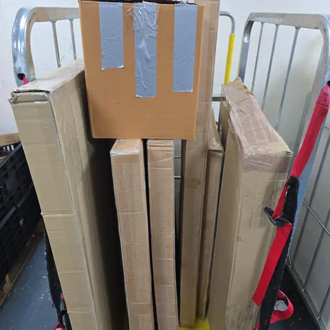 APPROXIMATELY 8 ASSORTED DAMAGED HOUSEHOLD PRODUCTS TO INCLUDE MIRRORS, CANDLE BASE & BAUBLES - COLLECTION ONLY 
