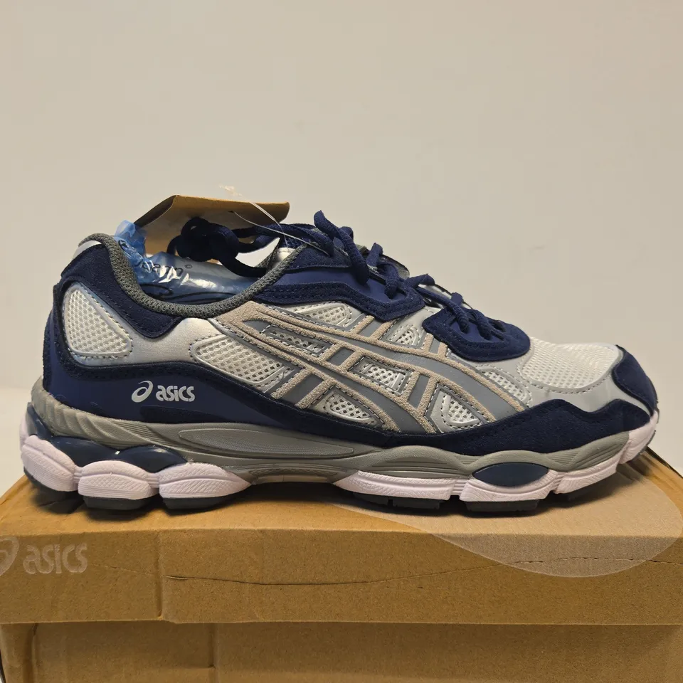 BOXED PAIR OF ASICS RUNNING SHOES – SIZE 10
