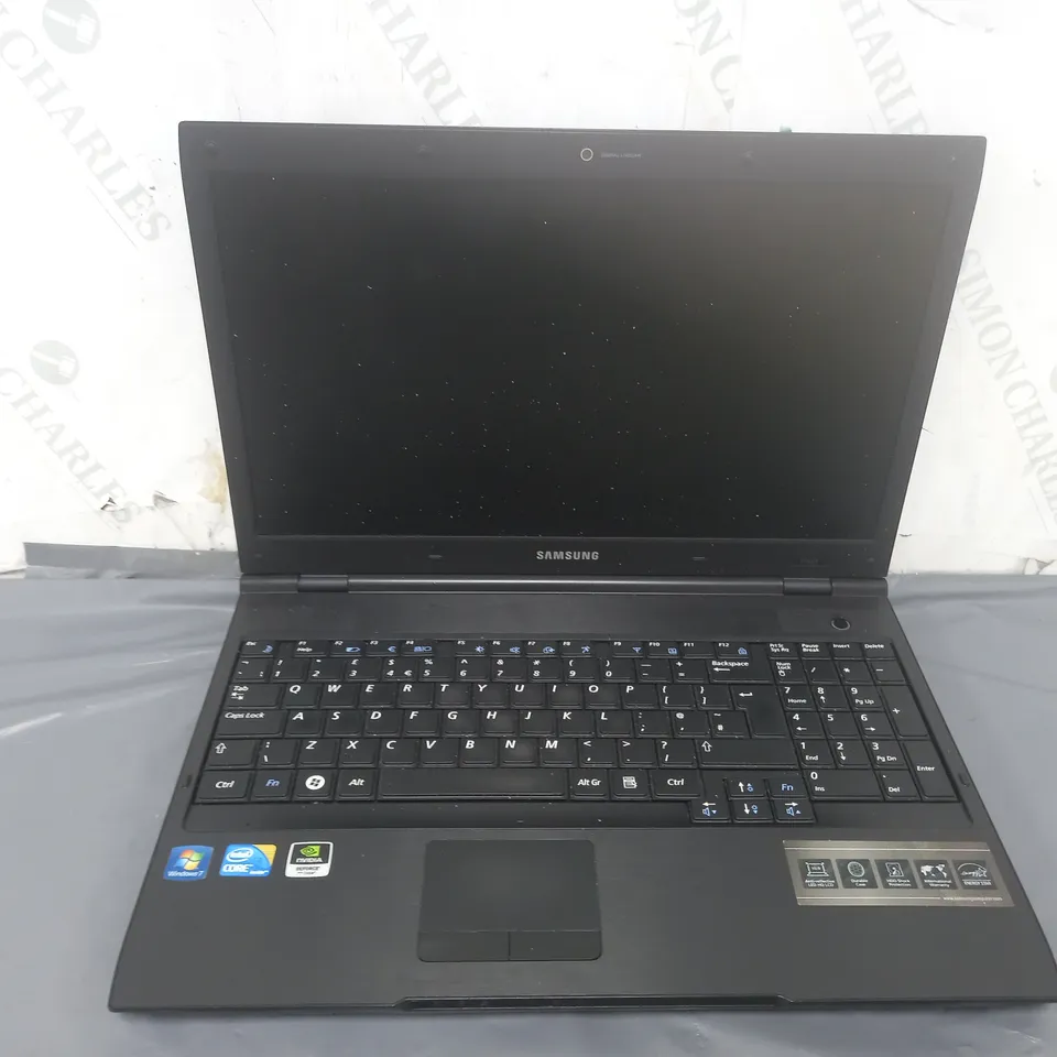 SAMSUNG P580 15 INCH I3 M 380 2.53GHZ