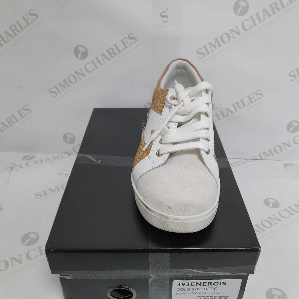 BOXED PAIR OF DUNE LONDON ENERGISED LIGHTNING BOLT TRAINERS IN GOLD/WHITE/PINK SIZE 7