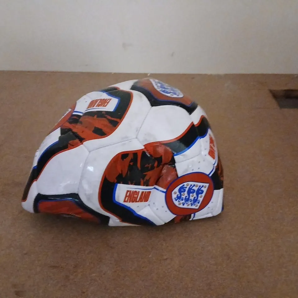 TWO ENGLAND FOOTBALL BALL – MULTI-PANEL, WHITE WITH RED/BLUE ACCENTS