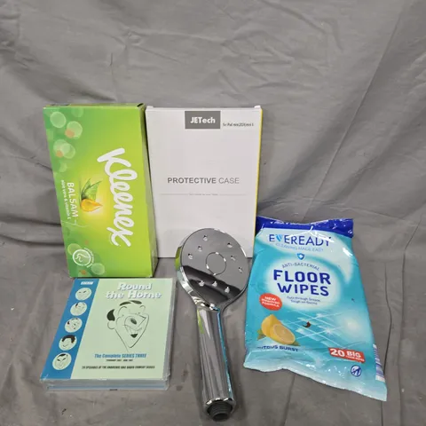 APPROXIMATELY 13 ASSORTED HOUSEHOLD ITEMS TO INCLUDE KLEENEX TISSUES, FLOOR CLEANING WIPES AND A SHOWER HEAD