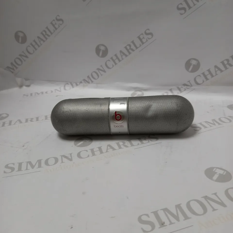 BEATS GREY FREE STANDING HAND SPEAKER 